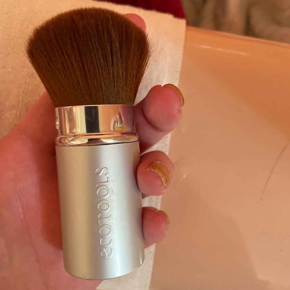 Barely uaed and washed EcoTools Silver Kabuki Brush
